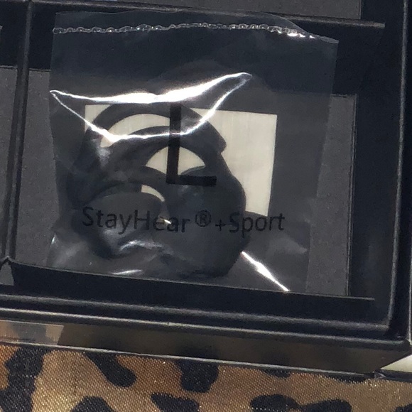 BOSE WATERPROOF WIRELESS BLUETOOTH HEADPHONES - Picture 7 of 7